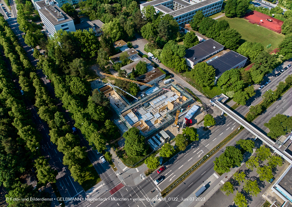 07.06.2023 - aktuelle Fotos von der »<strong><i>Baustelle zum Hort für Kinder</i></strong>« in Neuperlach in München